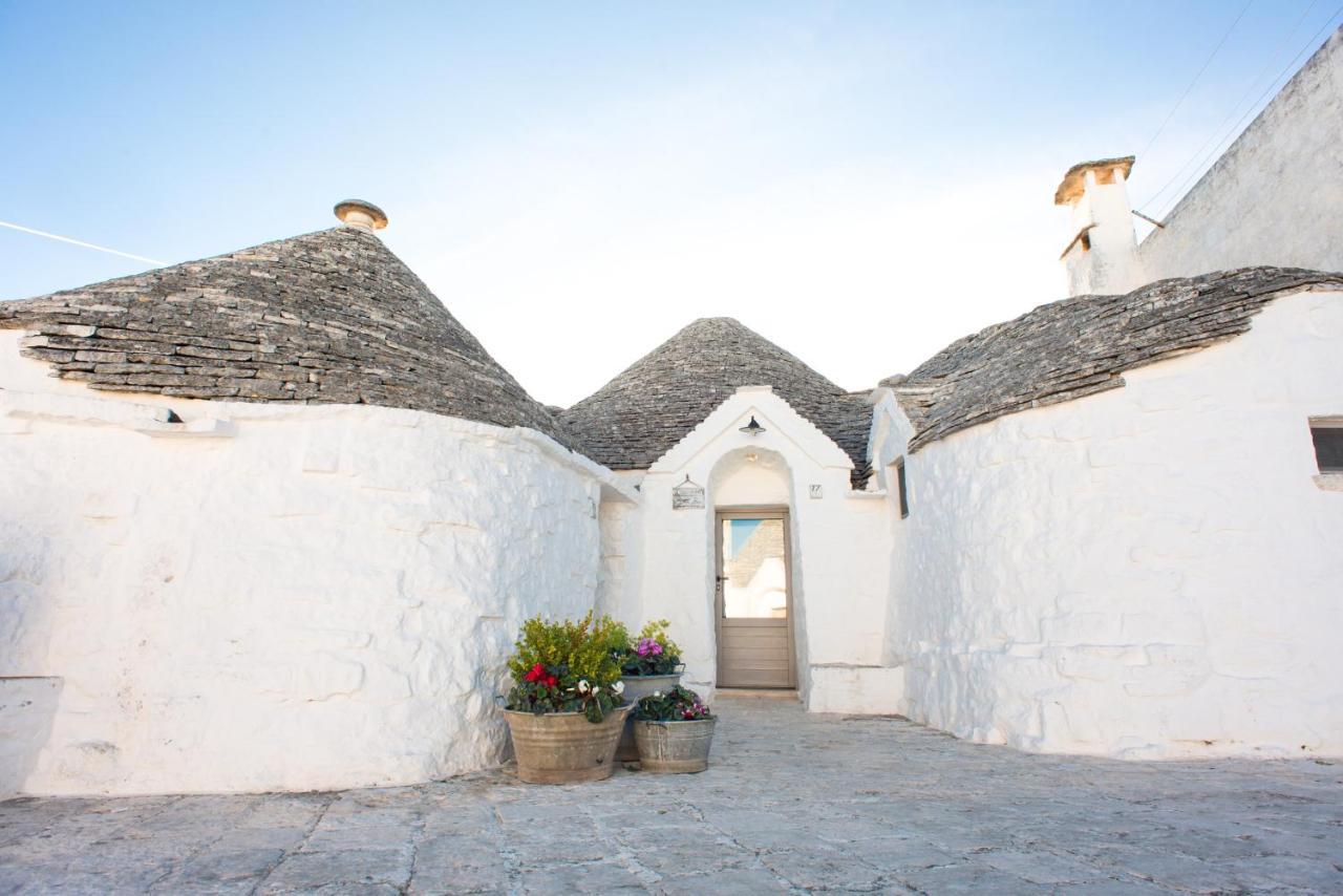 Trulli Holiday Deluxe & Wellness Alberobello Bagian luar foto